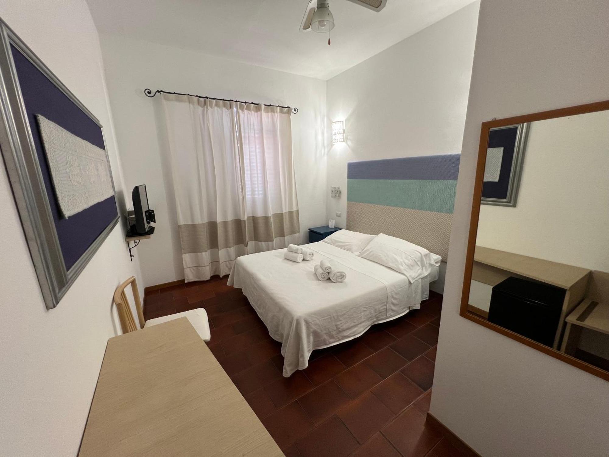 Hotel Da Cecco Santa Teresa Gallura Exterior photo
