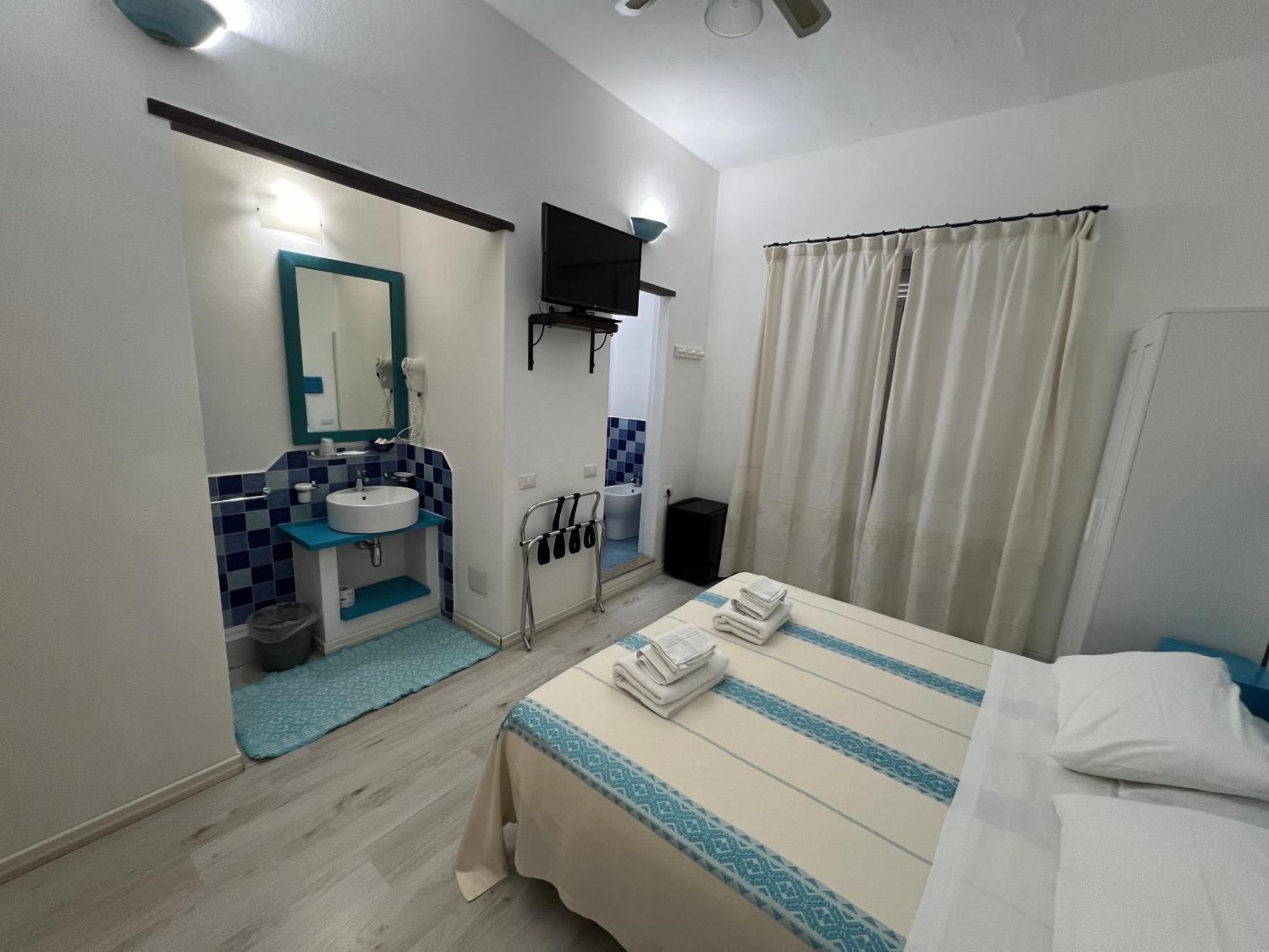 Hotel Da Cecco Santa Teresa Gallura Exterior photo