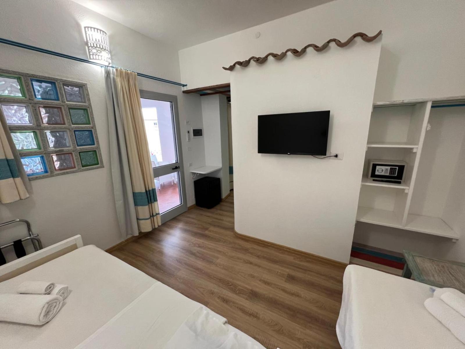 Hotel Da Cecco Santa Teresa Gallura Exterior photo